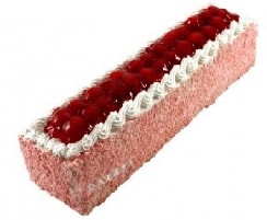 Özenle Hazırlanmış 4-6 Kişilik Çilekli Baton Samsun pasta